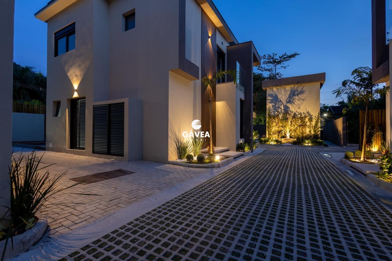 Casa à venda no Camburi: 