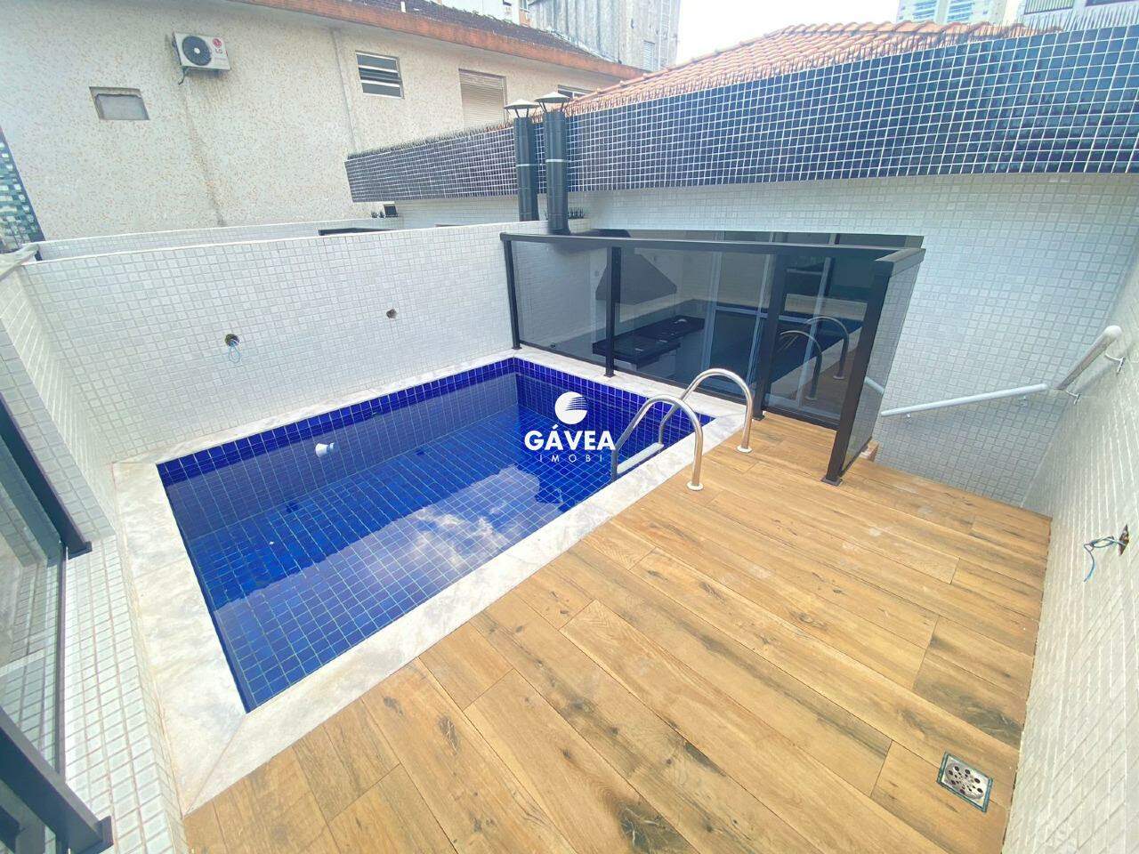 Casa à venda no Embaré: piscina na cobertura