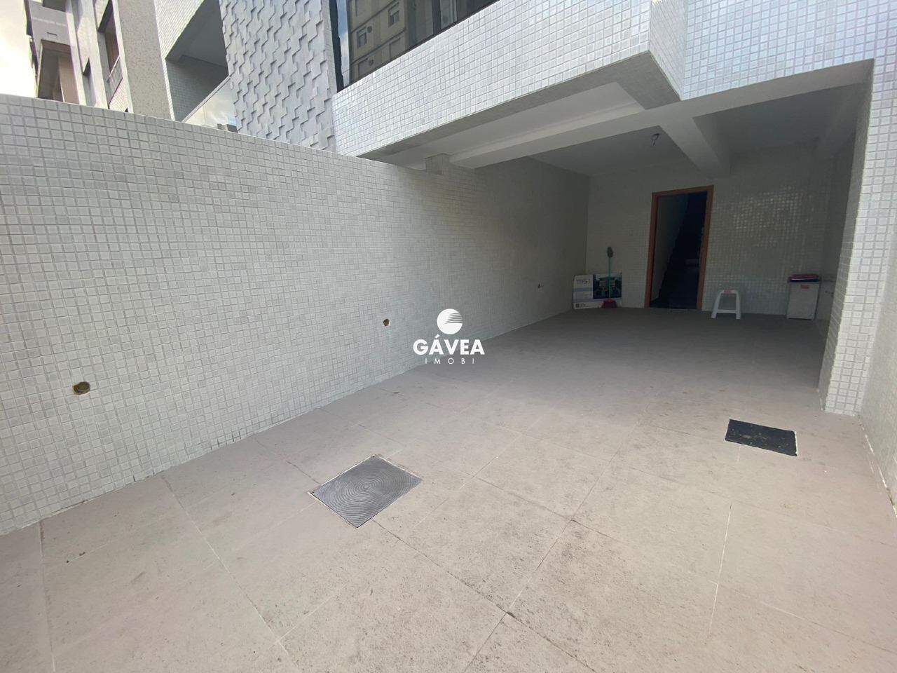 Casa à venda no Embaré: vaga p/2 veículos