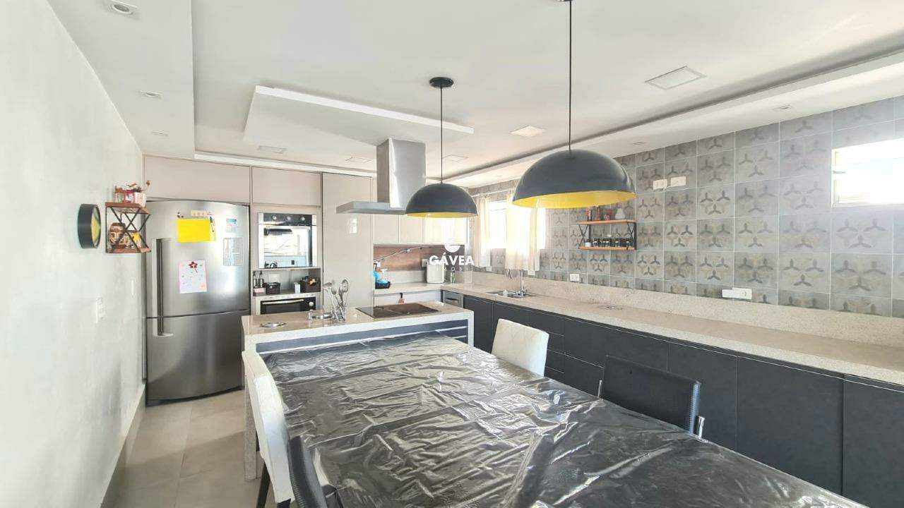 Cobertura à venda no Ponta da Praia: 