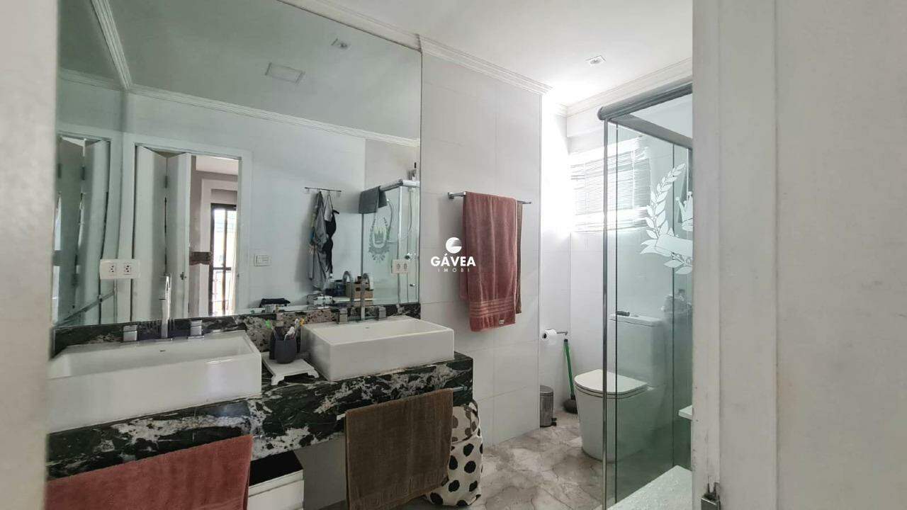 Cobertura à venda no Ponta da Praia: 