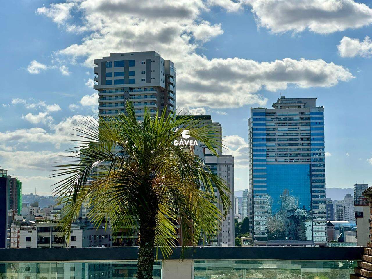Cobertura à venda no Ponta da Praia: 