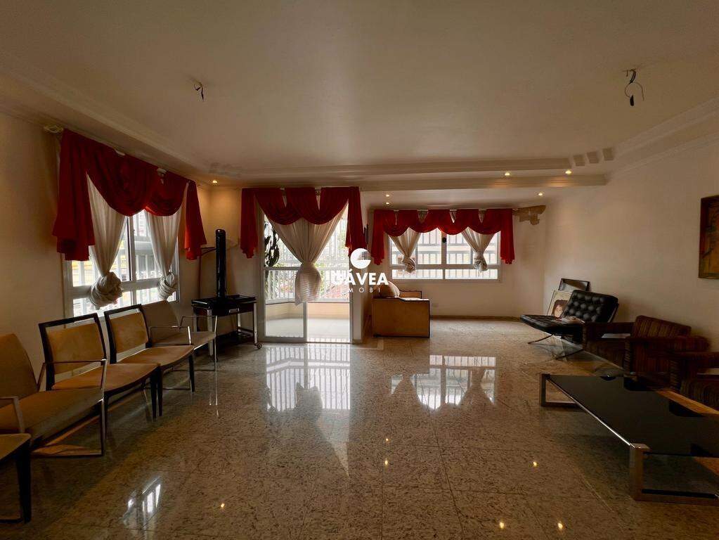 Casa à venda no Embaré: 