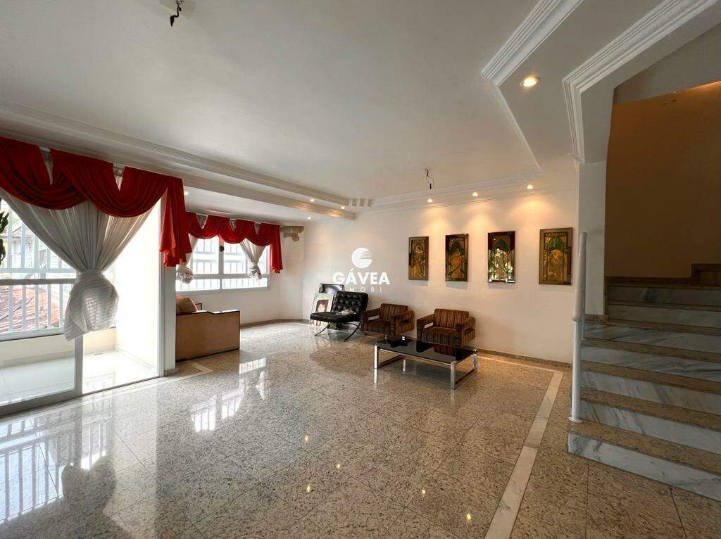 Casa à venda no Embaré: 