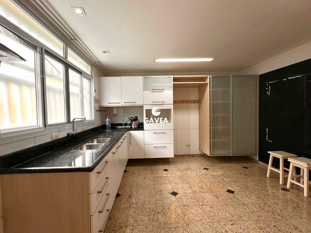 Casa à venda no Embaré: 