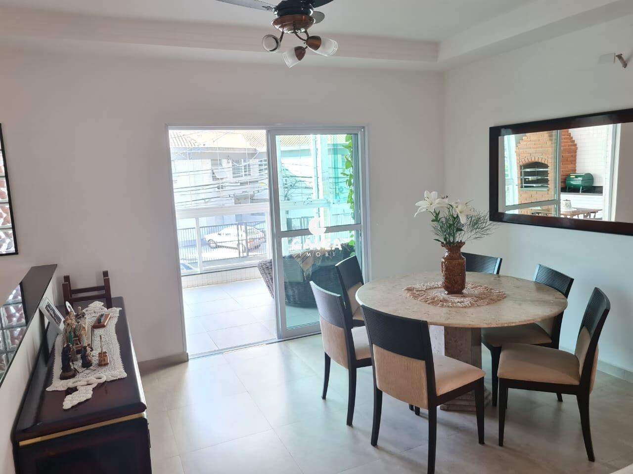 Casa à venda no Embaré: 