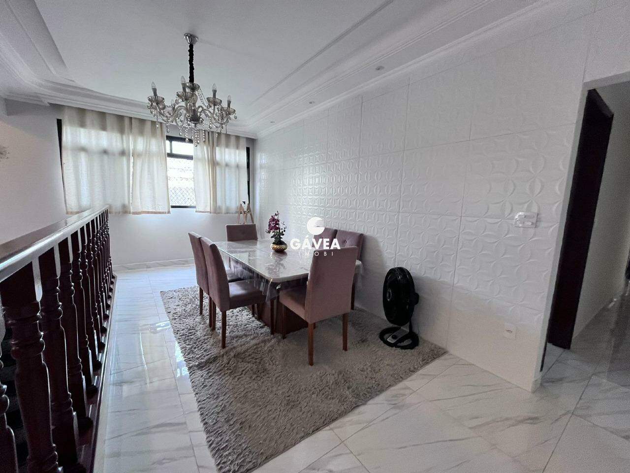 Sobrado à venda no Embaré: Sala Jantar