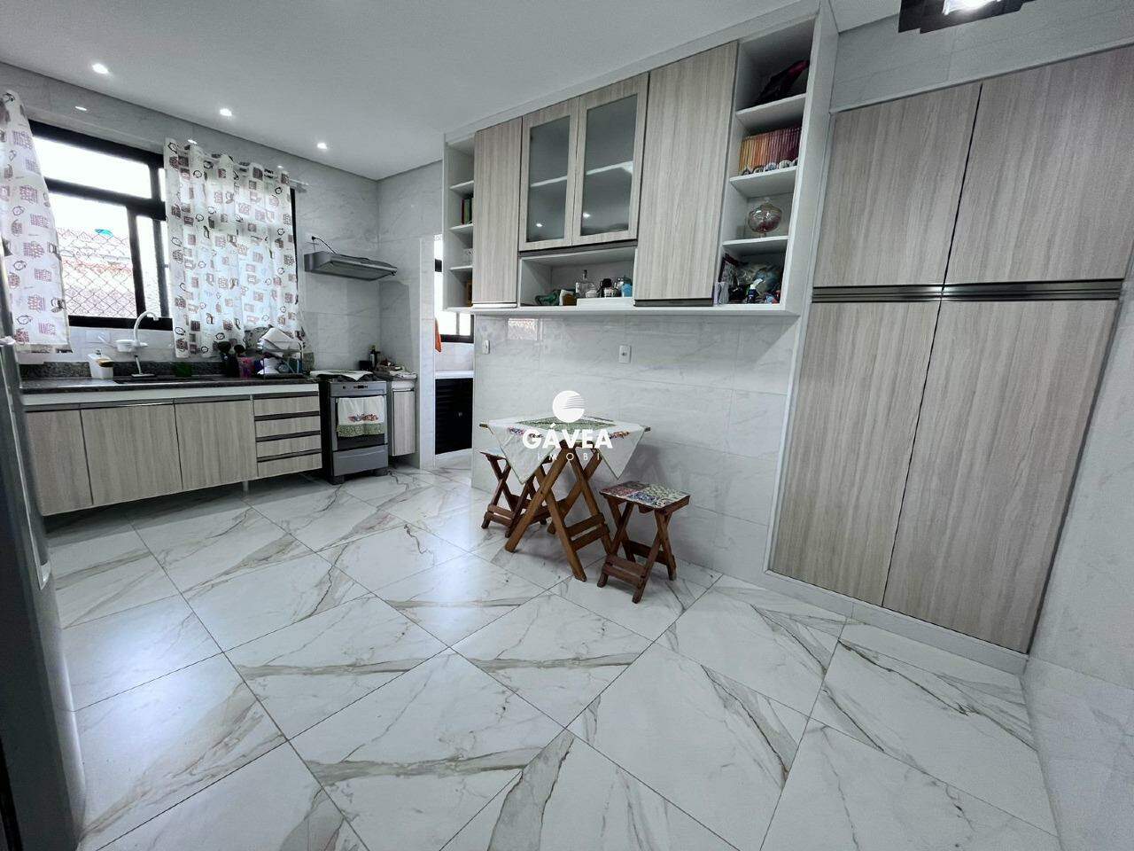 Sobrado à venda no Embaré: Cozinha