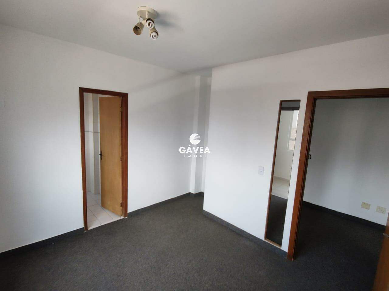 Conjunto Comercial/sala para aluguel no Boqueirão: 