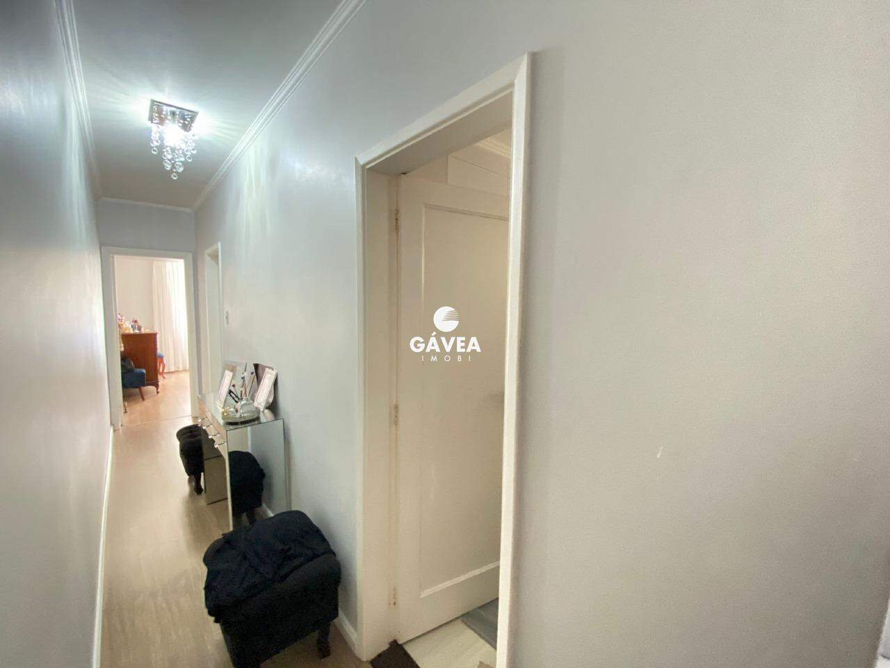 Apartamento à venda no Itararé: acesso aos dormitórios e banheiro social