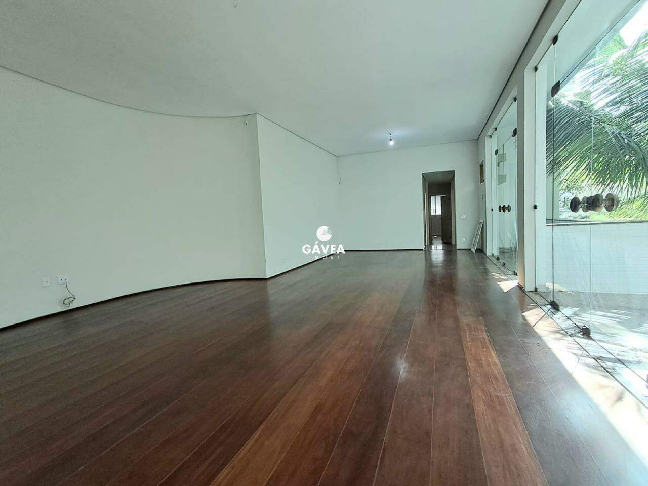 Casa à venda no Embaré: 