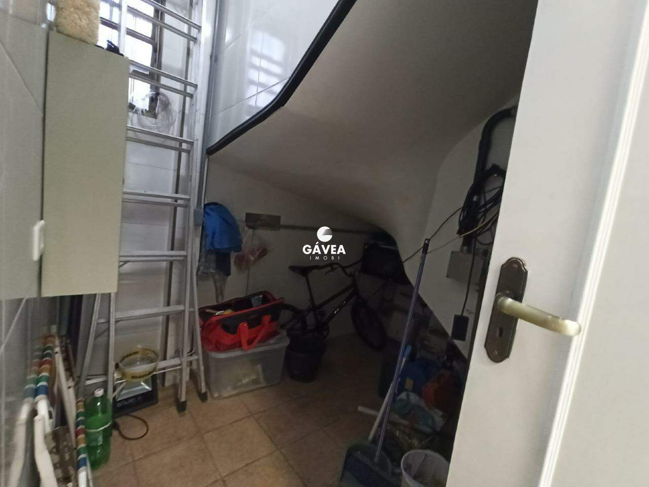 Casa para aluguel no Embaré: 