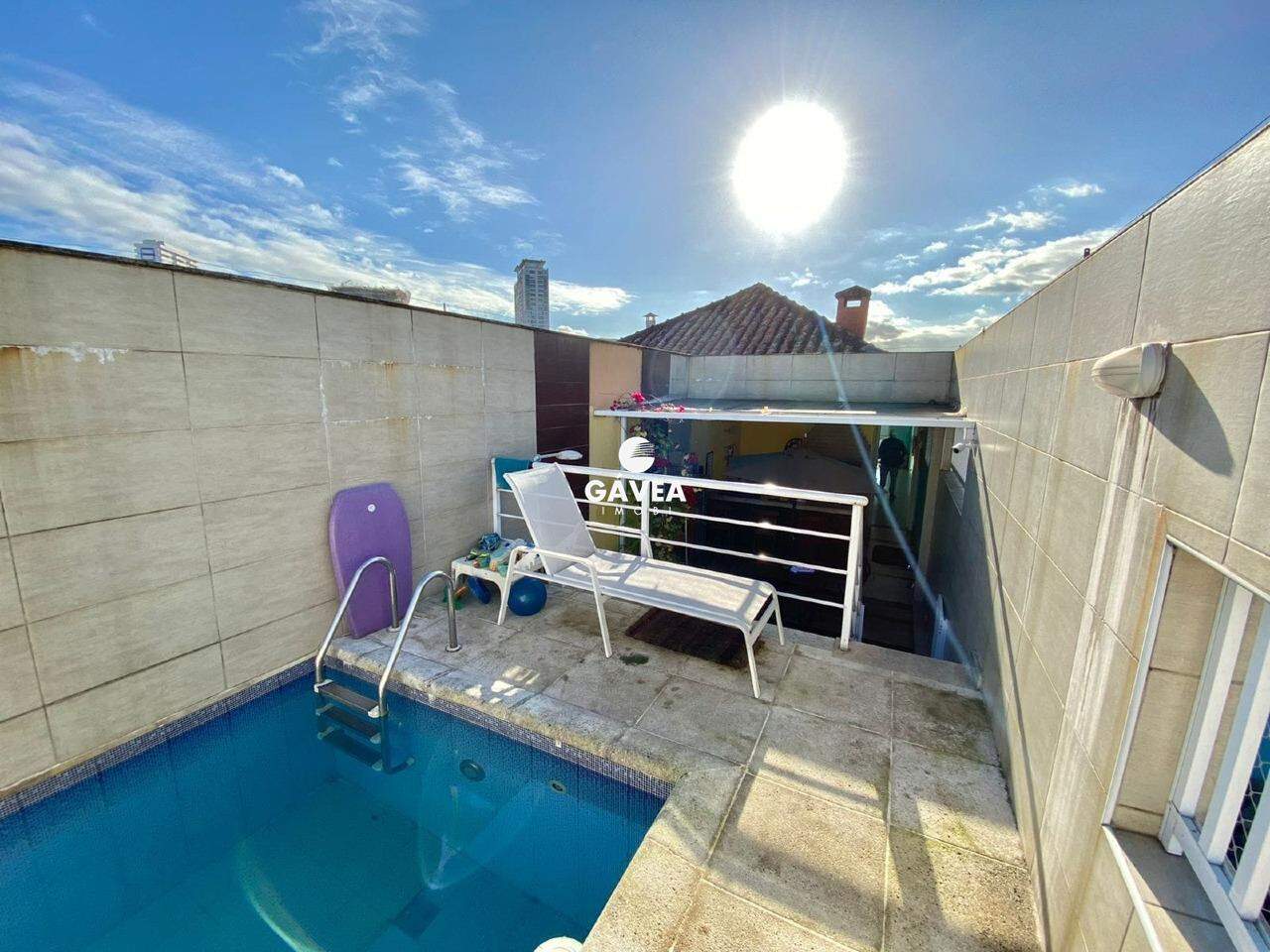 Casa para aluguel no Embaré: 