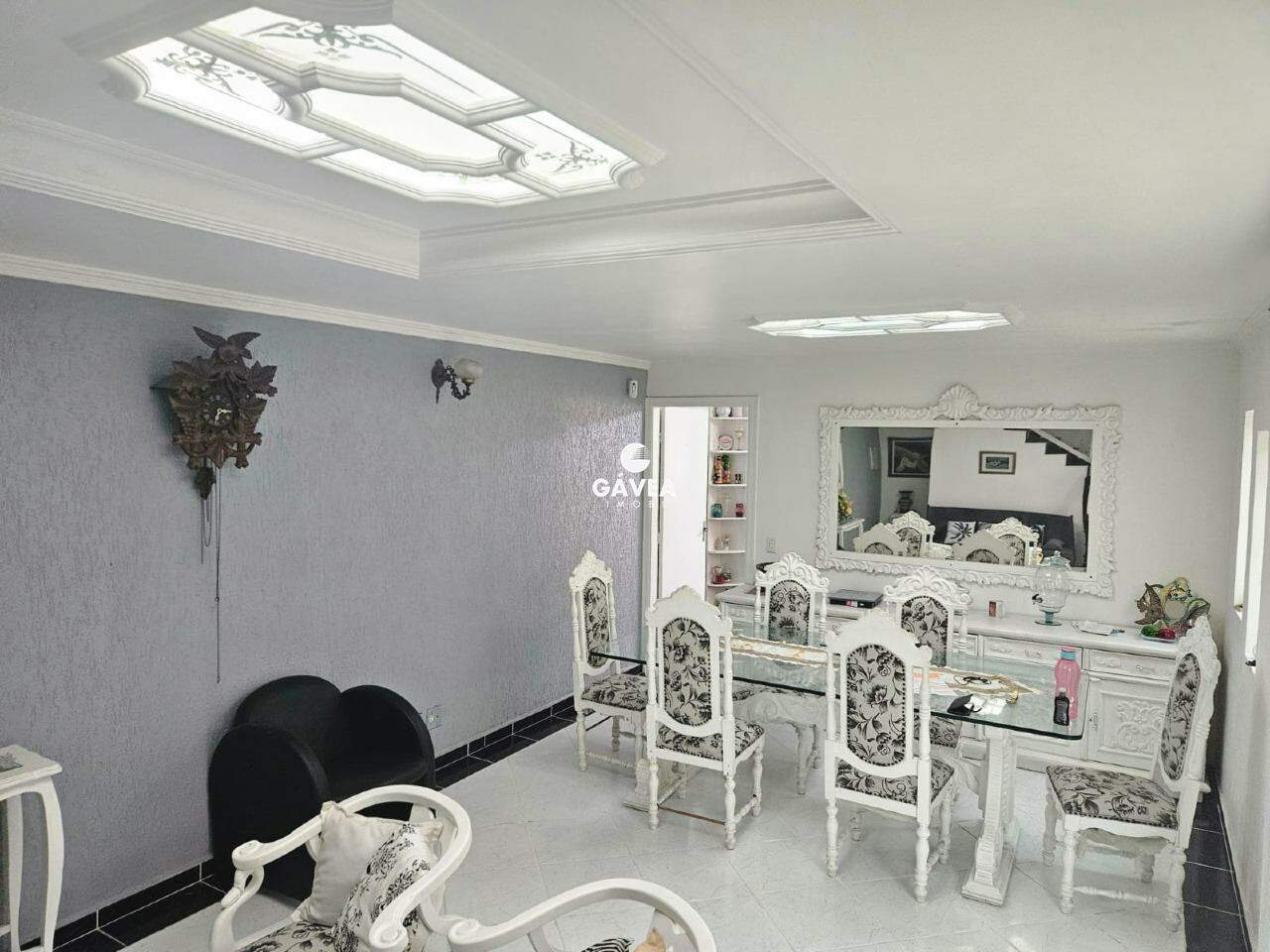 Sobrado à venda no Encruzilhada: 