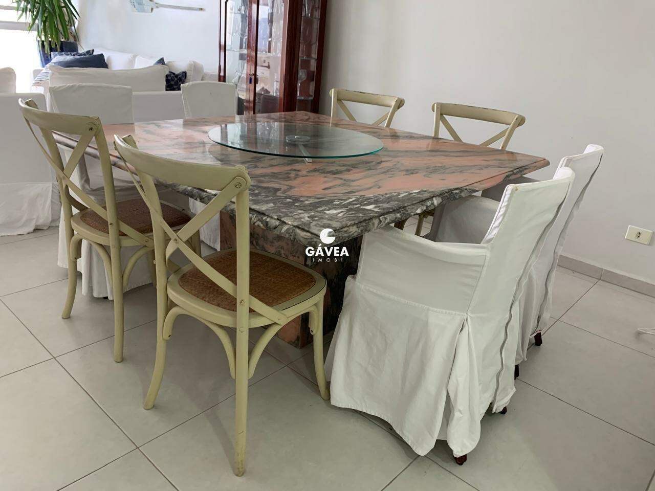 Apartamento à venda no Pitangueiras: 