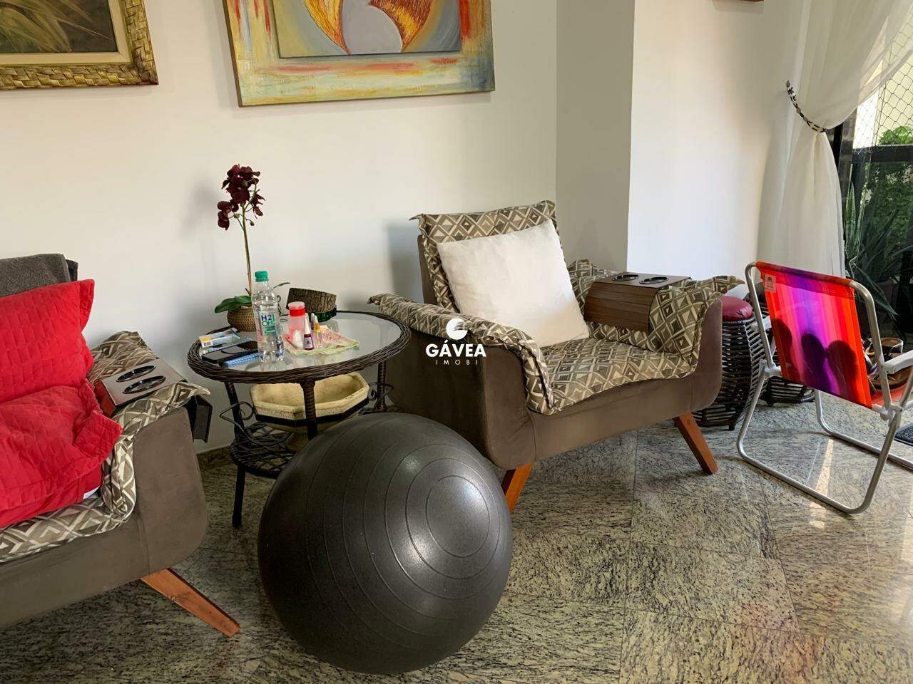 Apartamento à venda no Pitangueiras: 