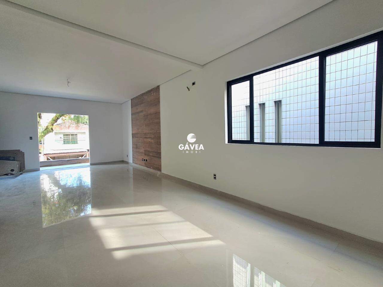 Casa à venda no Embaré: Sala 1° Pavimento