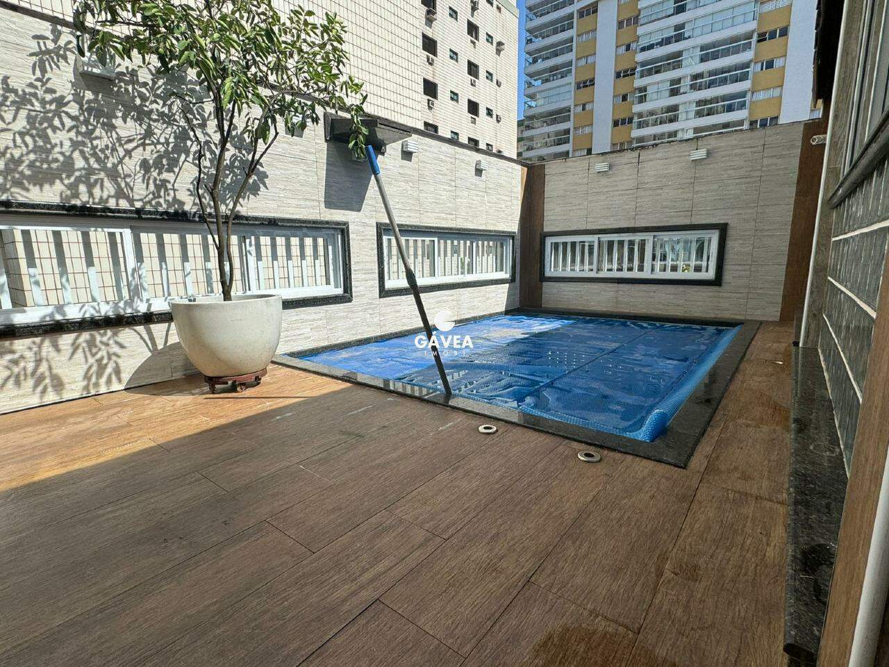 Casa à venda no Embaré: 