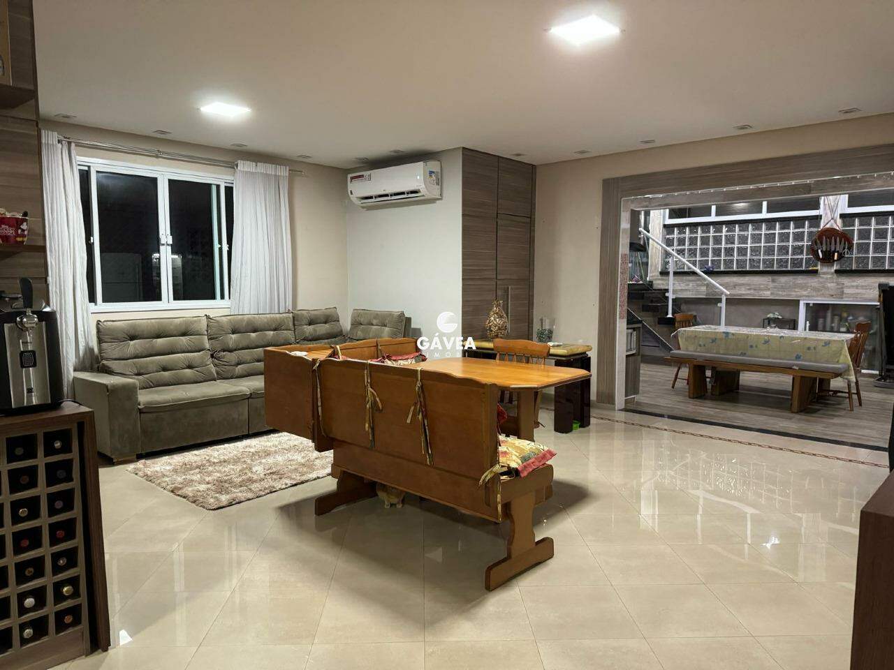 Casa à venda no Embaré: 