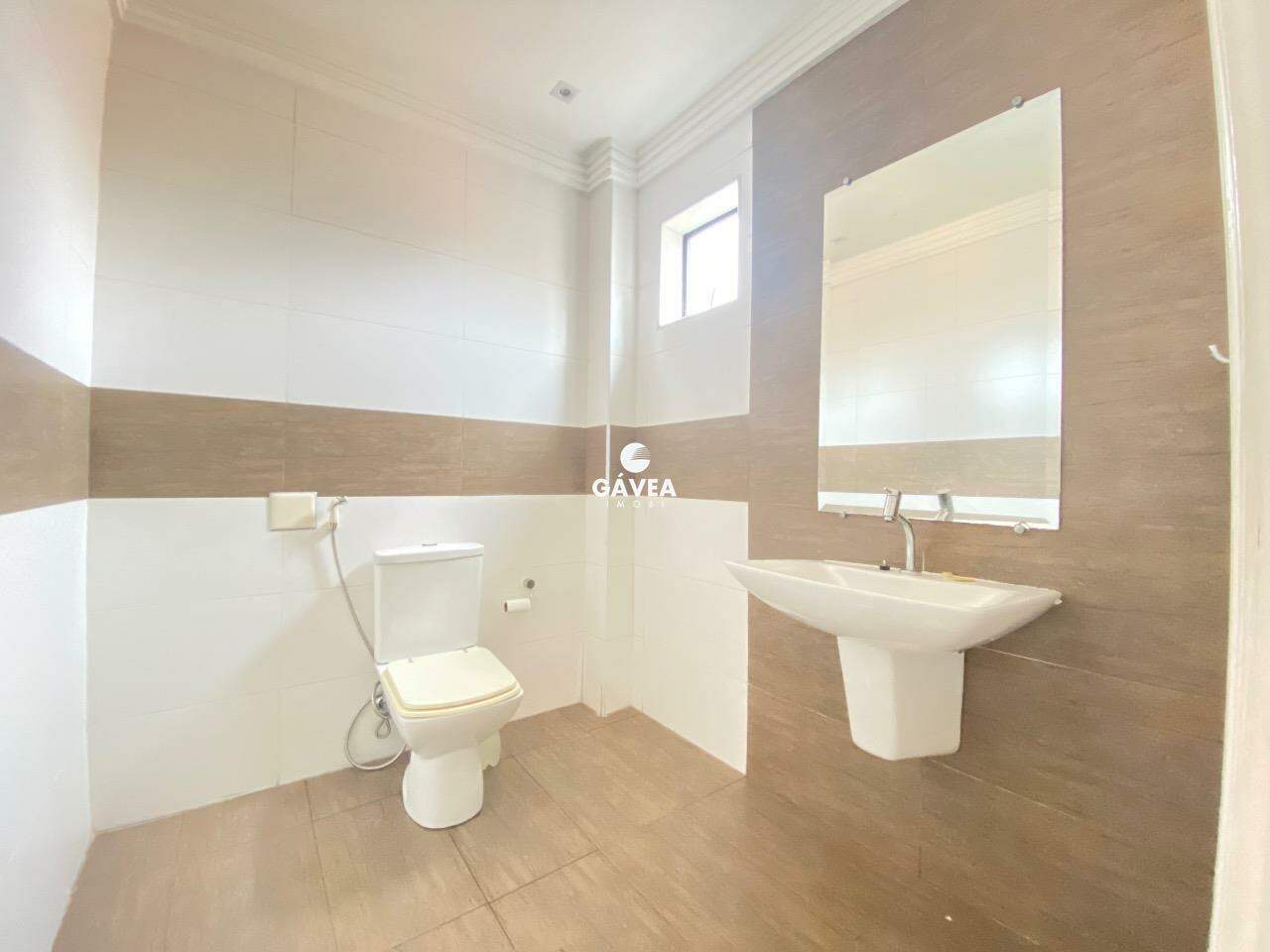 Cobertura à venda no Centro: banheiro social