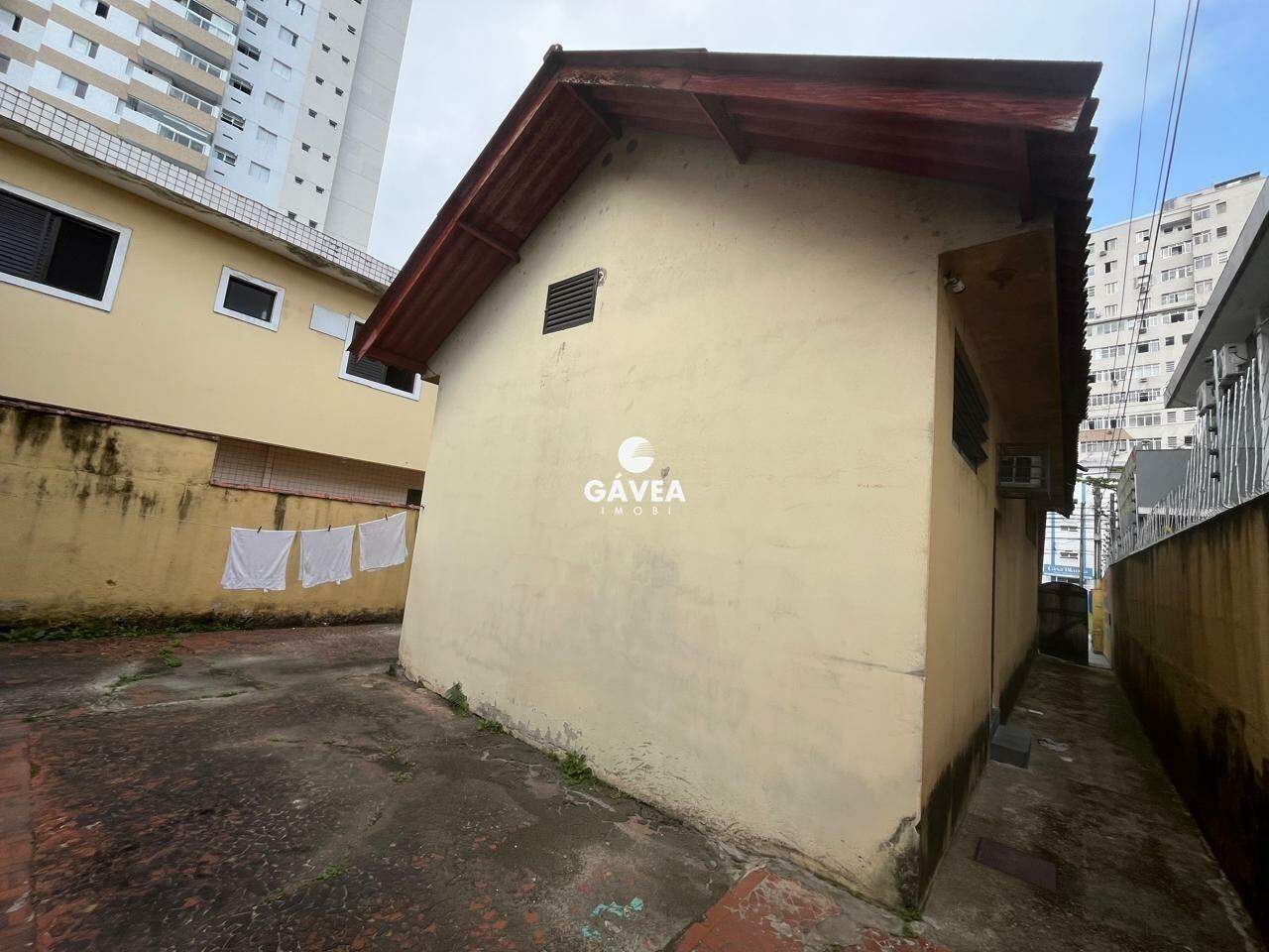 Terreno à venda no Vila Valença: vista das laterais