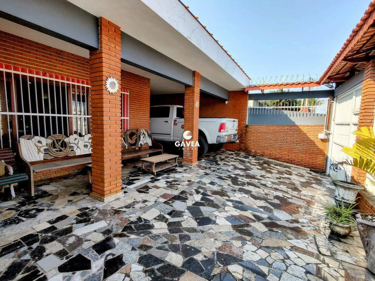 Casa à venda no Jardim Cibratel: GARAGEM