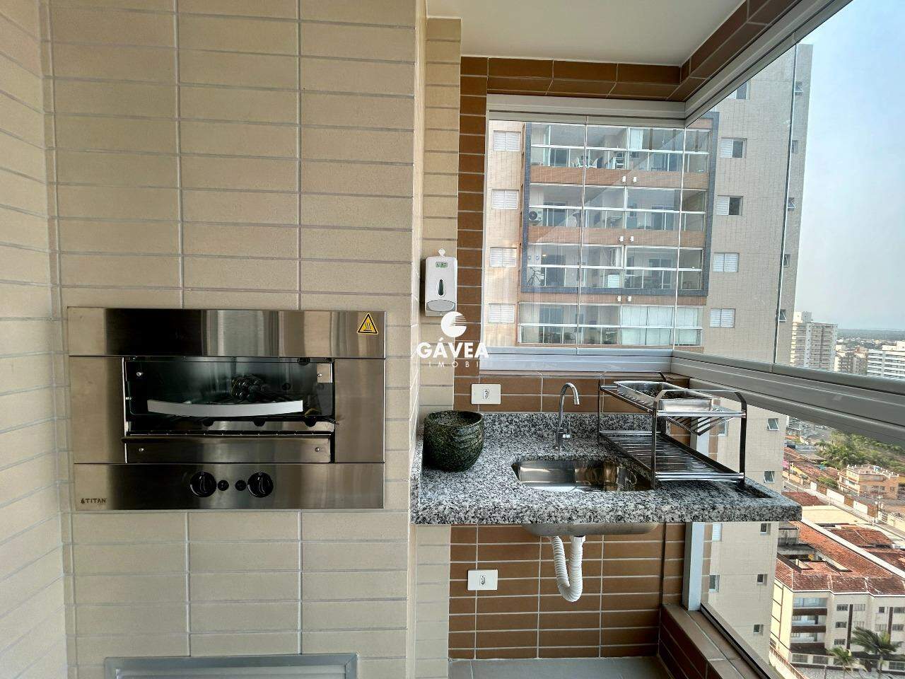 Apartamento à venda no Aviação: Varanda gourmet com churrasqueira a gás