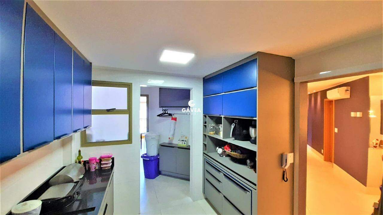 Apartamento à venda no Canto do Forte: 