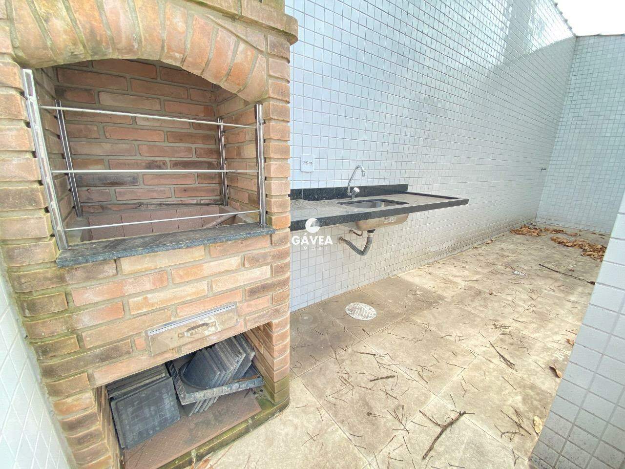 Casa à venda no Boqueirão: churraqueira nos fundos