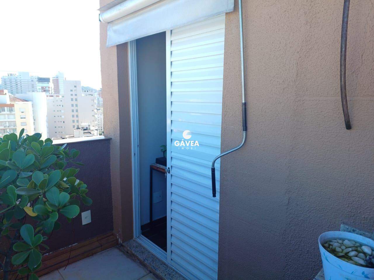 Cobertura à venda no Boqueirão: porta do quarto na varanda