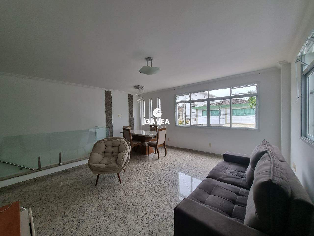 Casa à venda no Embaré: Sala - 1º Pavimento