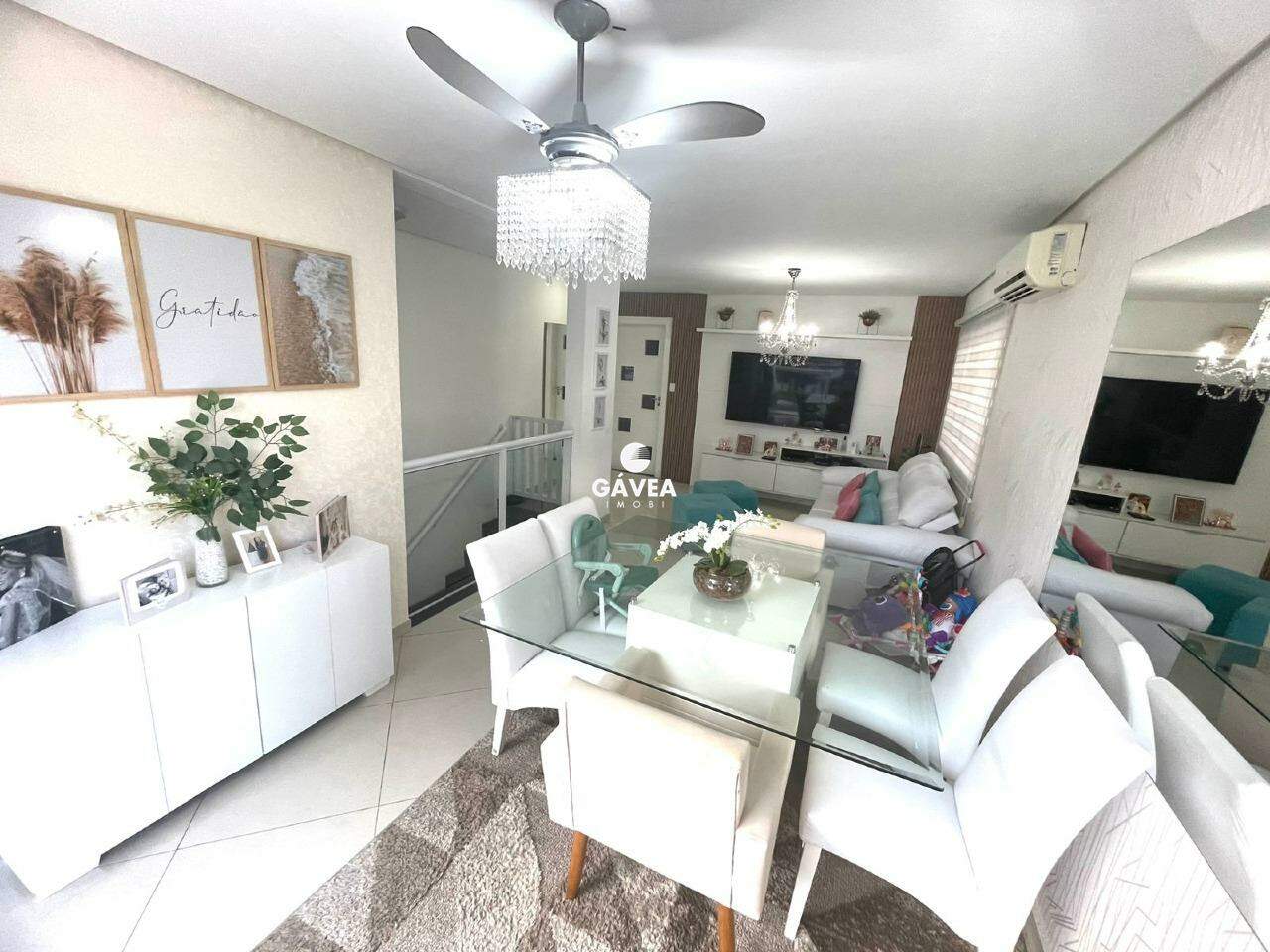 Casa à venda no Embaré: 