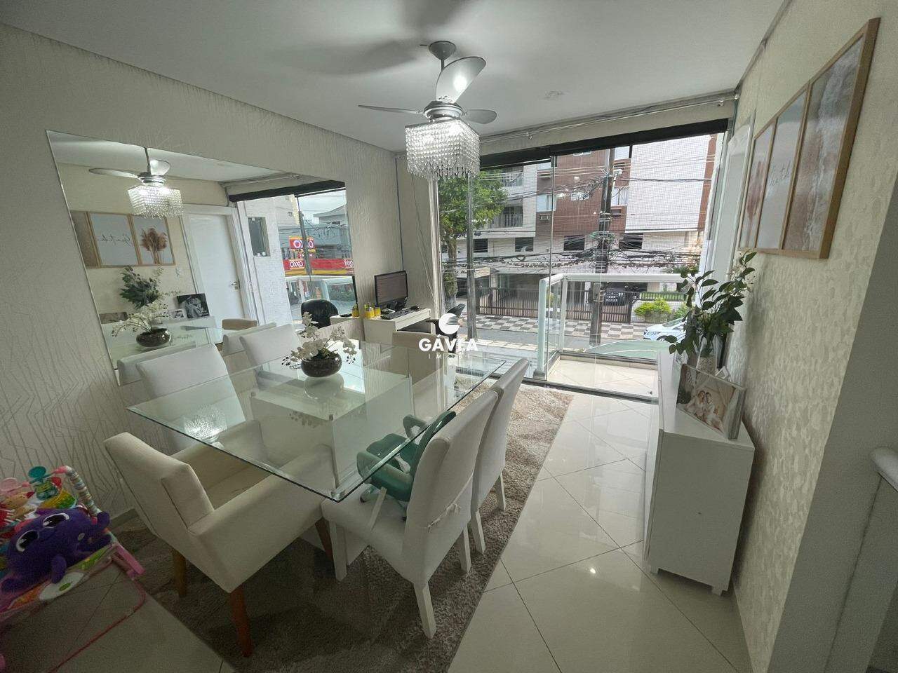 Casa à venda no Embaré: 