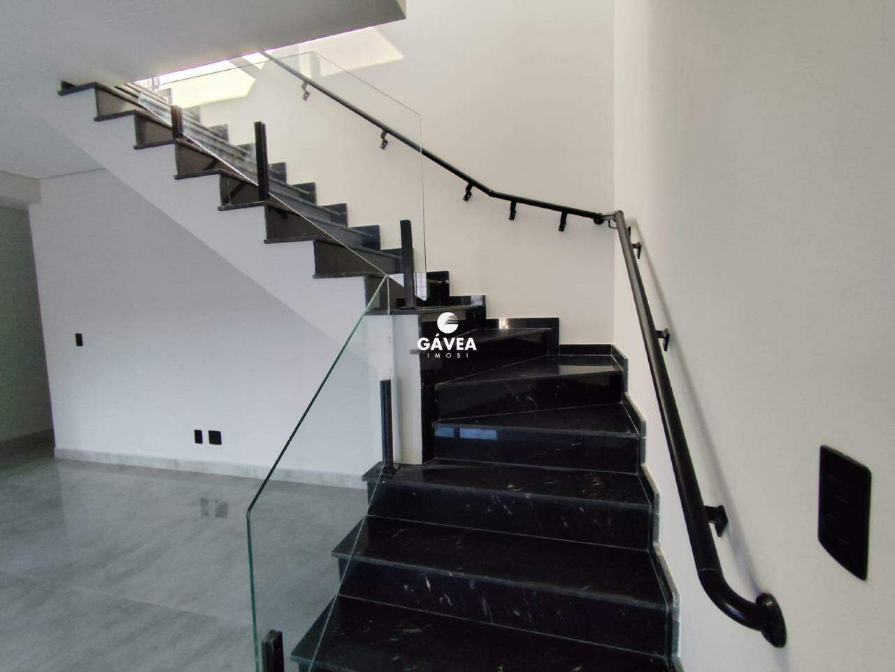 Casa à venda no Embaré: 