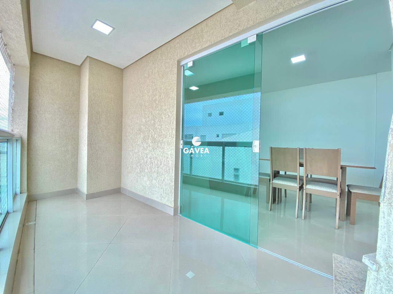 Apartamento à venda no Pitangueiras: sacada da sala