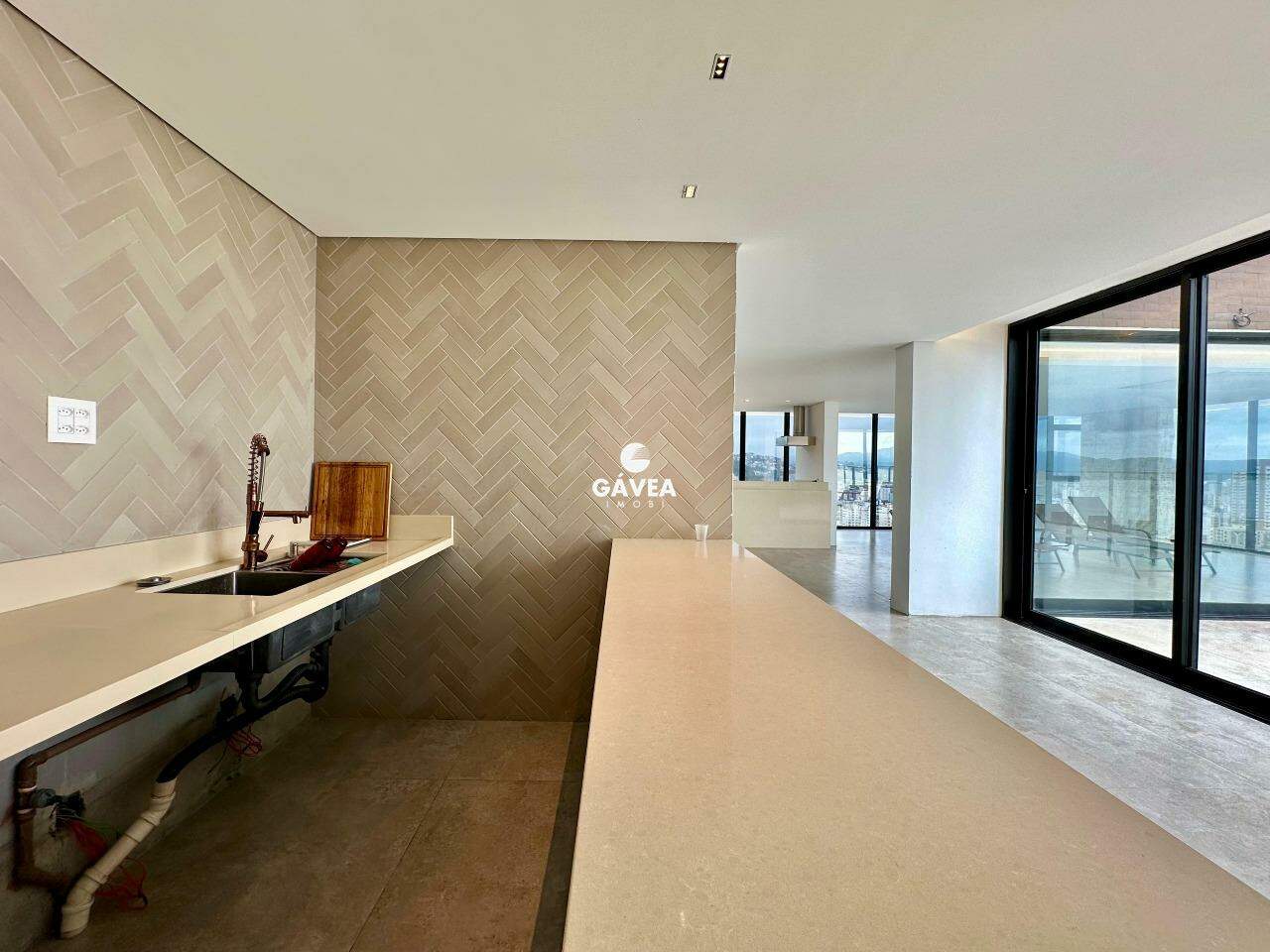 Cobertura à venda no José Menino: 