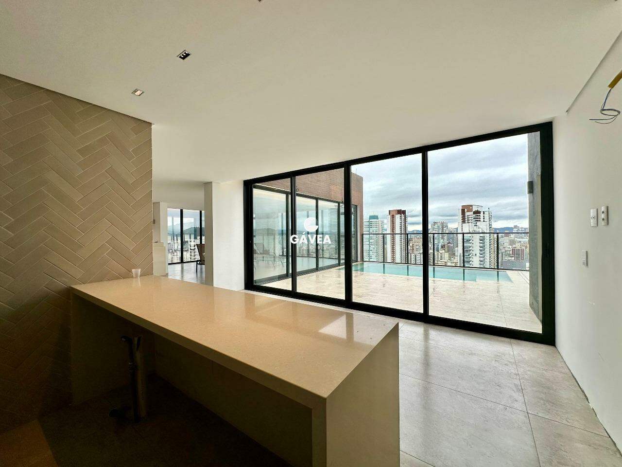 Cobertura à venda no José Menino: 