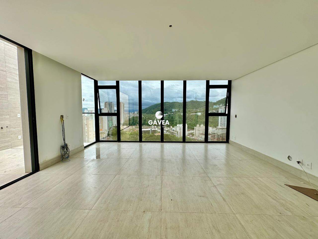 Cobertura à venda no José Menino: 