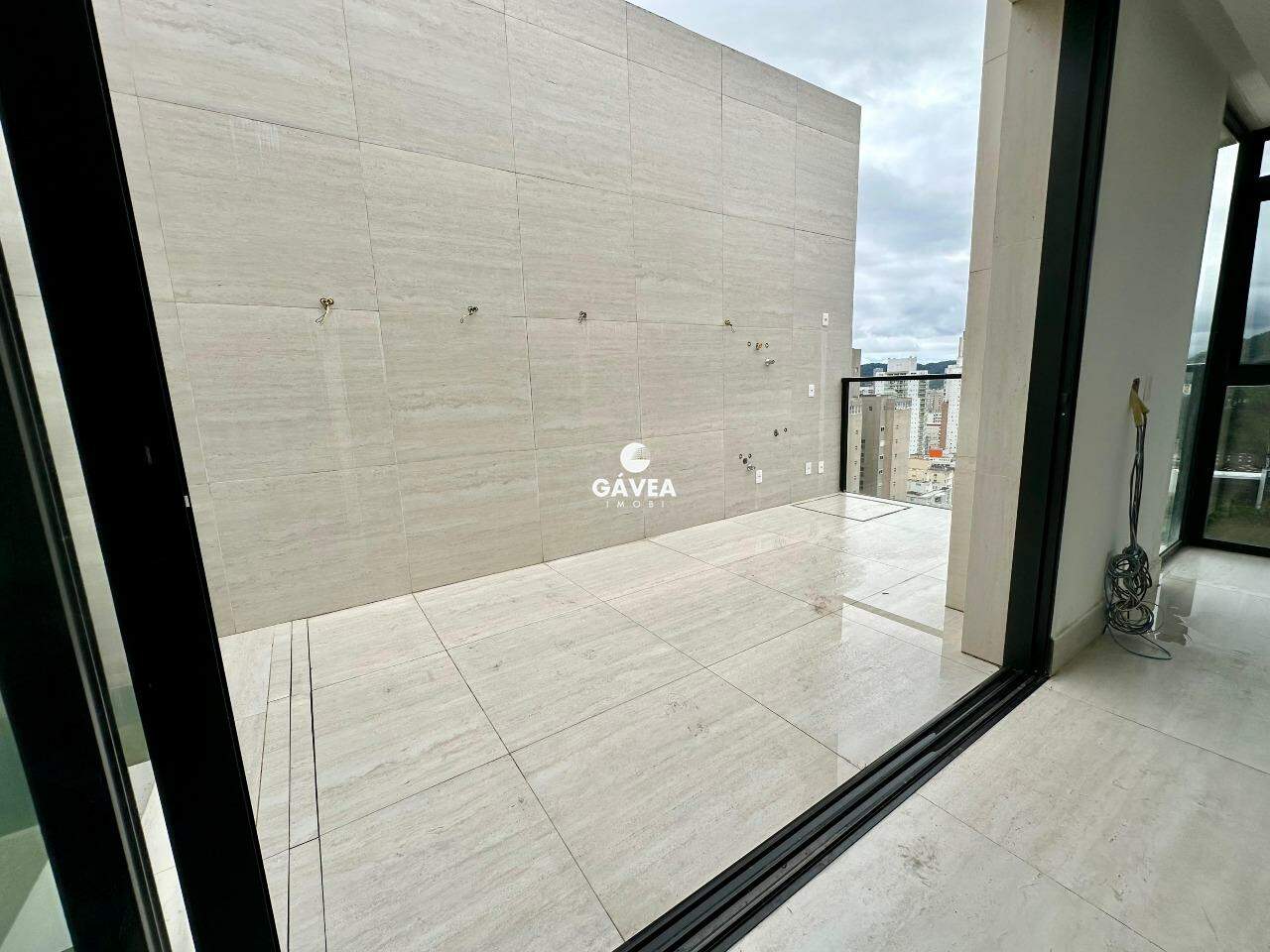 Cobertura à venda no José Menino: 