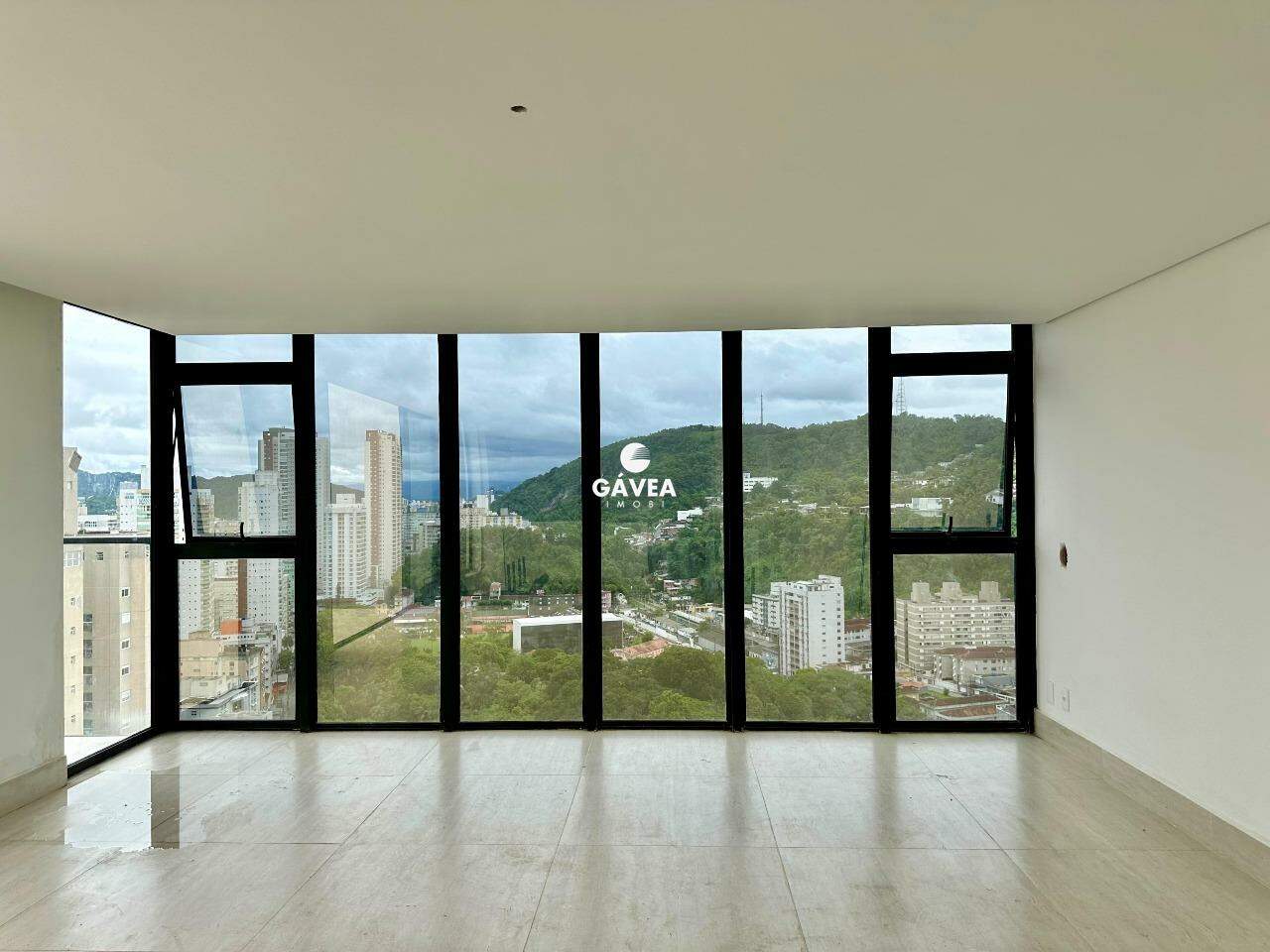 Cobertura à venda no José Menino: 