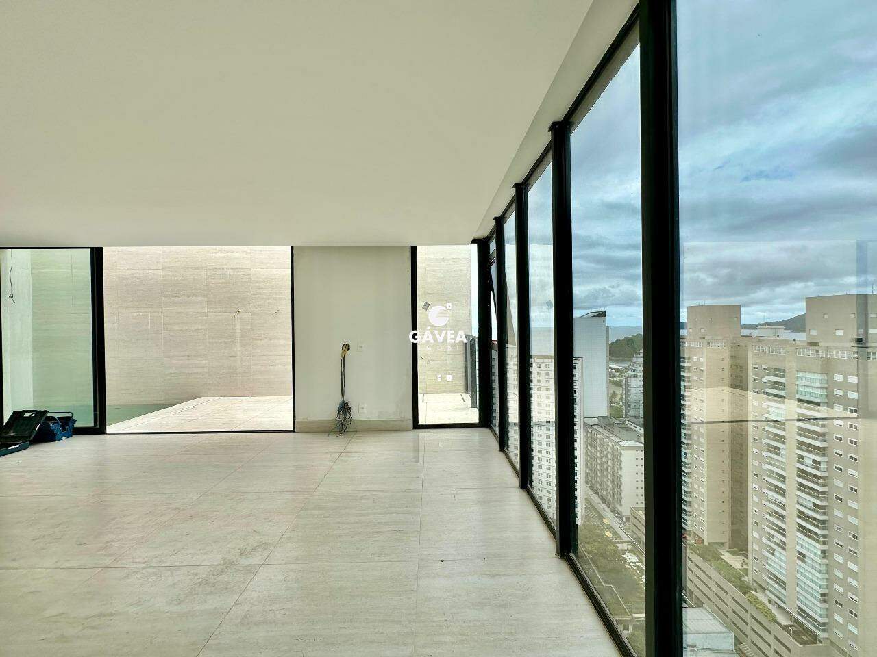 Cobertura à venda no José Menino: 