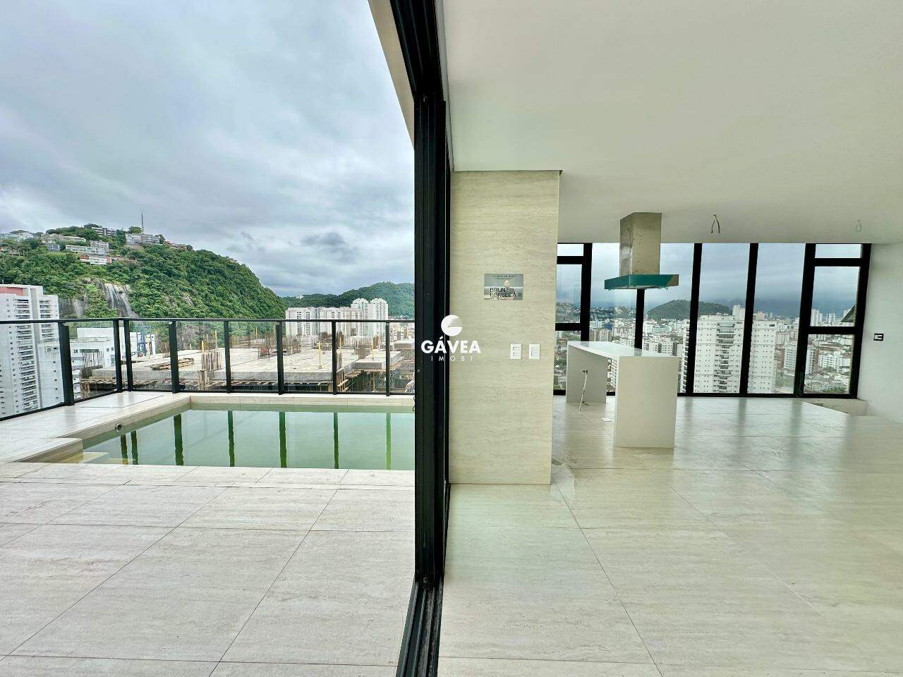 Cobertura à venda no José Menino: 