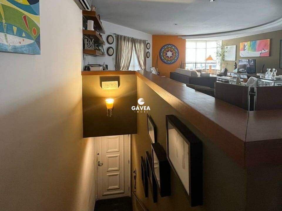 Casa à venda no Embaré: 