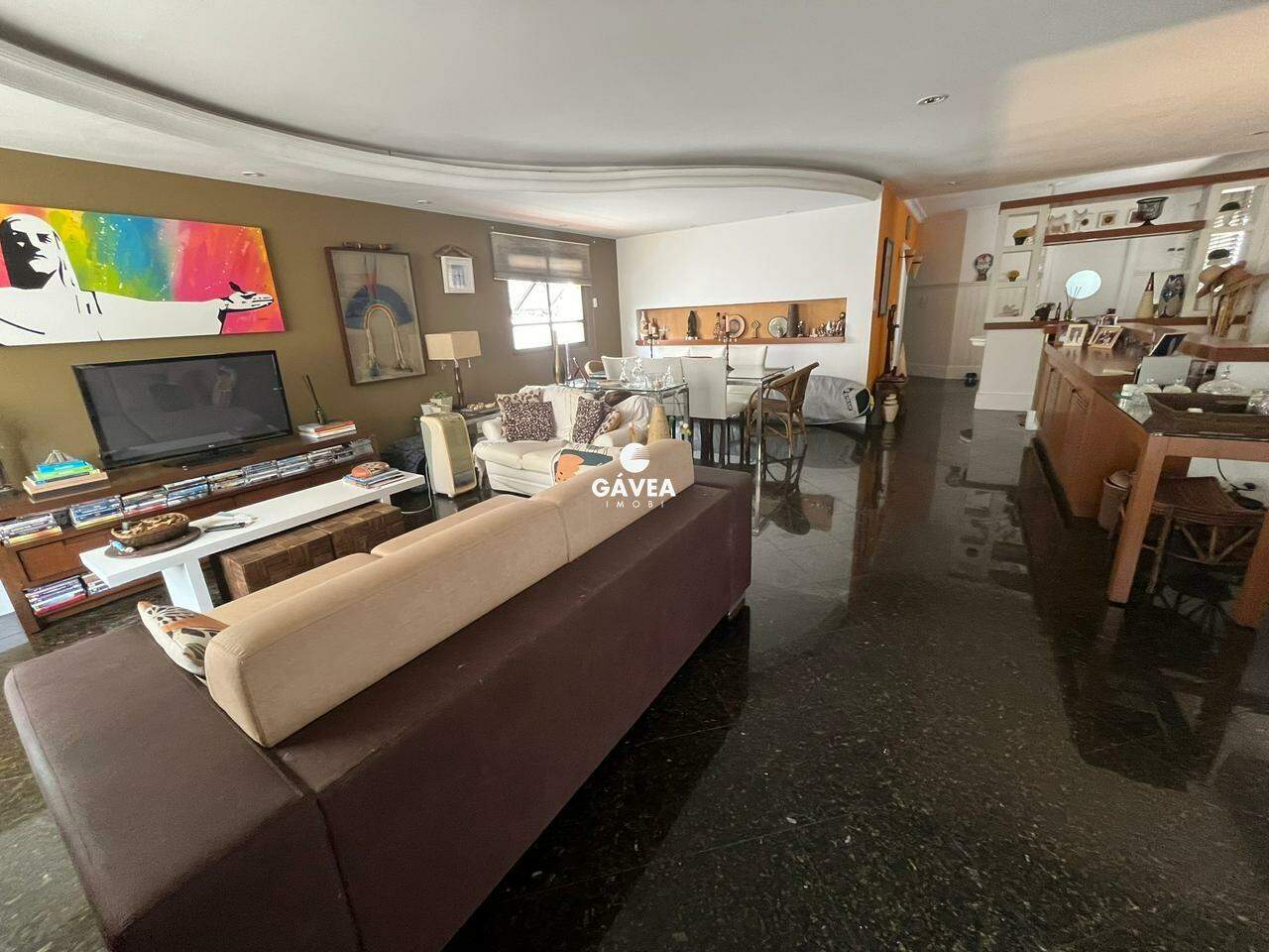 Casa à venda no Embaré: 