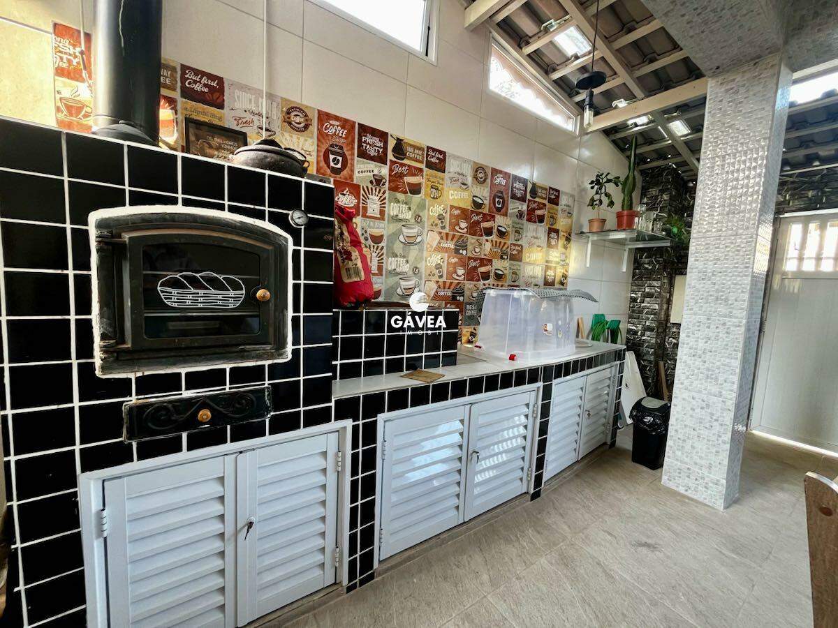 Casa à venda no Canto do Forte: 