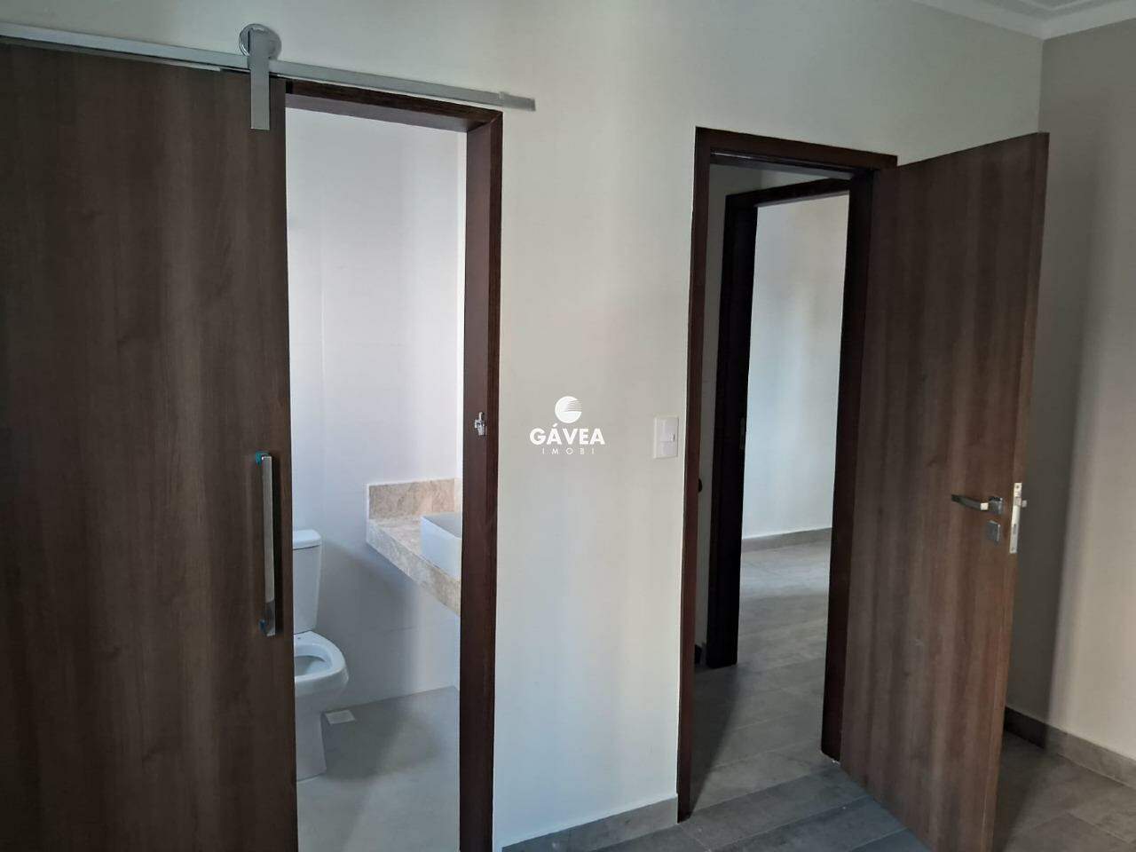 Sobrado à venda no Ponta da Praia: 