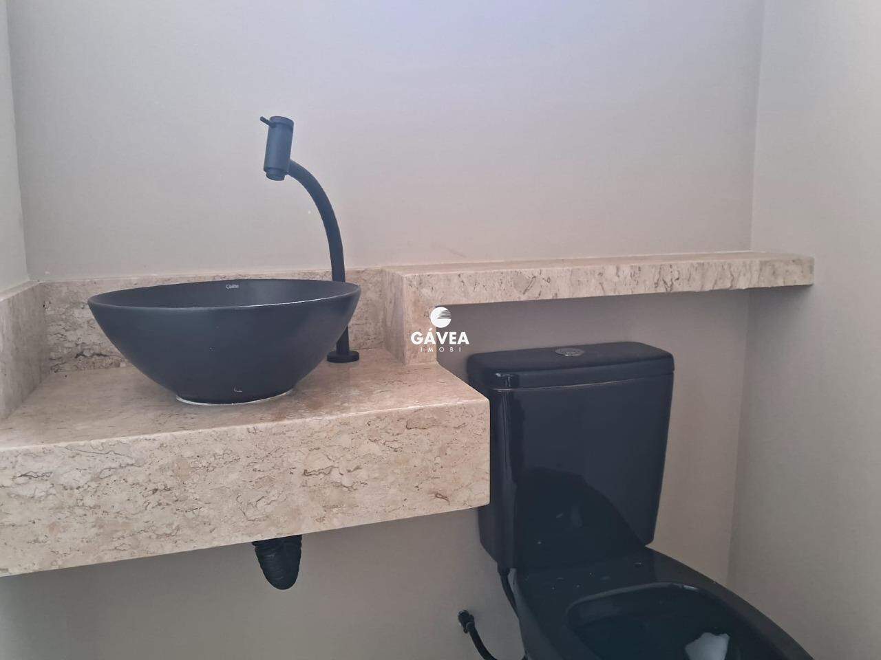 Sobrado à venda no Ponta da Praia: 