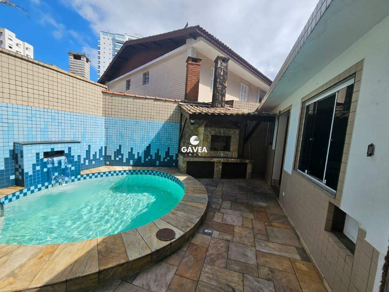 Sobrado à venda no Ponta da Praia: 