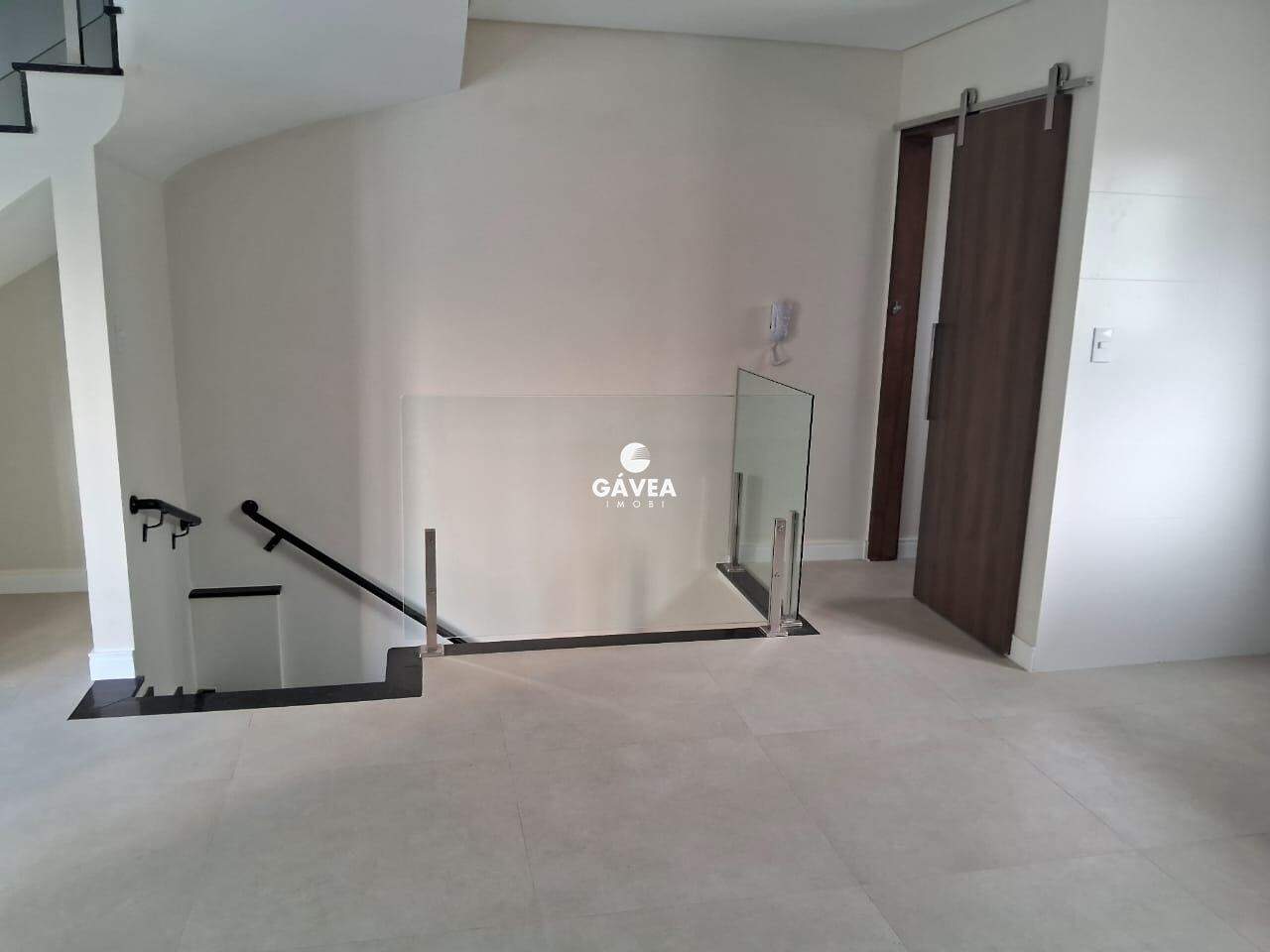 Sobrado à venda no Ponta da Praia: 