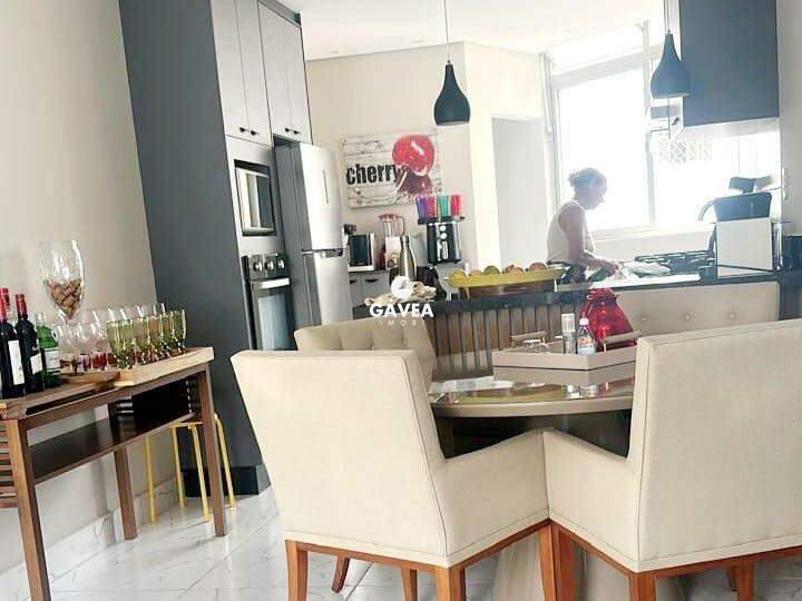 Apartamento à venda no Pitangueiras: 